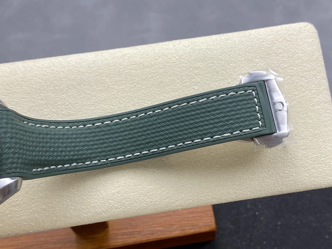Timeless CBD Factory Omega Seamaster Planet Ocean 600M 43.5mm Grey Dial Green Ceramic Bezel Green Rubber Strap (215.32.44.21.06.001) 1:1 Super Clone – DD8900 Movement 294